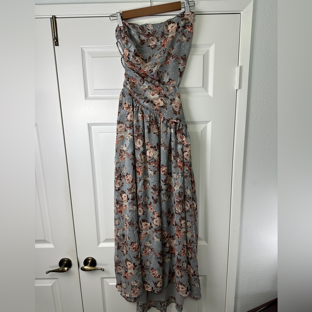 ASTR the Label Floral Blue Burnout Side Cut Out Midi Dress Size Large NEW - Picture 4 of 12